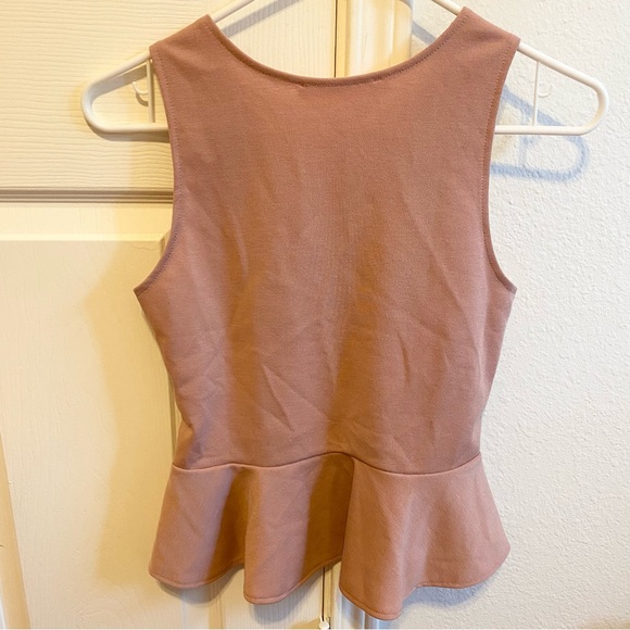 PRETTY TOP❤️ - Picture 2 of 5